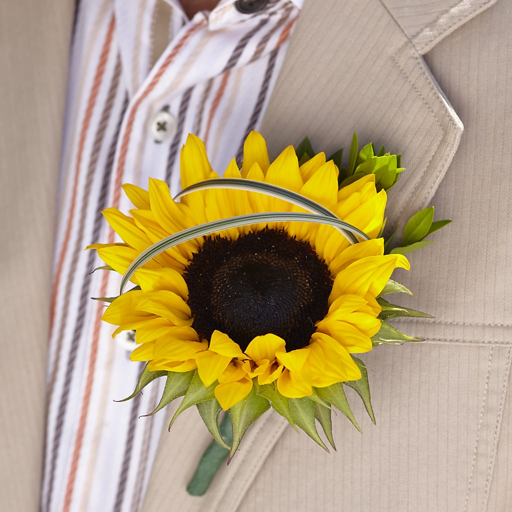 Free Spirit Boutonniere – Sunset Ridge Floral Llc, Morganton NC